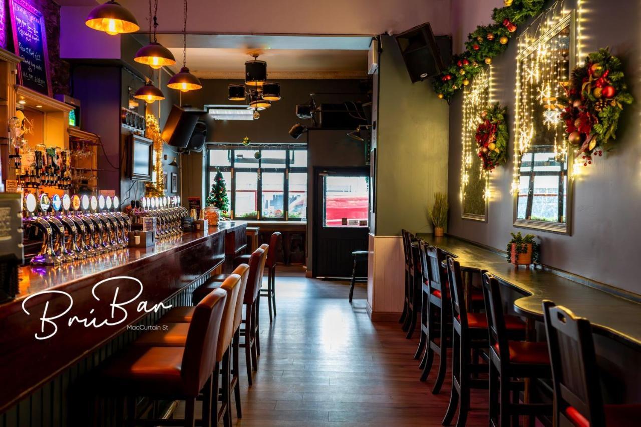 Bru Bar & Hostel Cork Exterior photo
